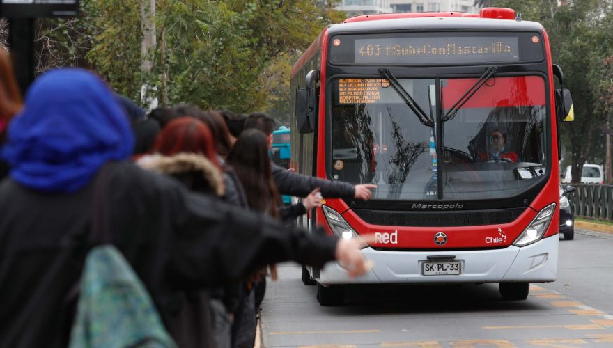 Anuncian alza de 20 en transporte público de Santiago a partir del