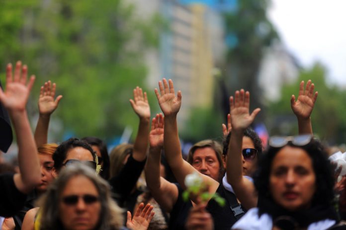Marcha de Mujeres de luto